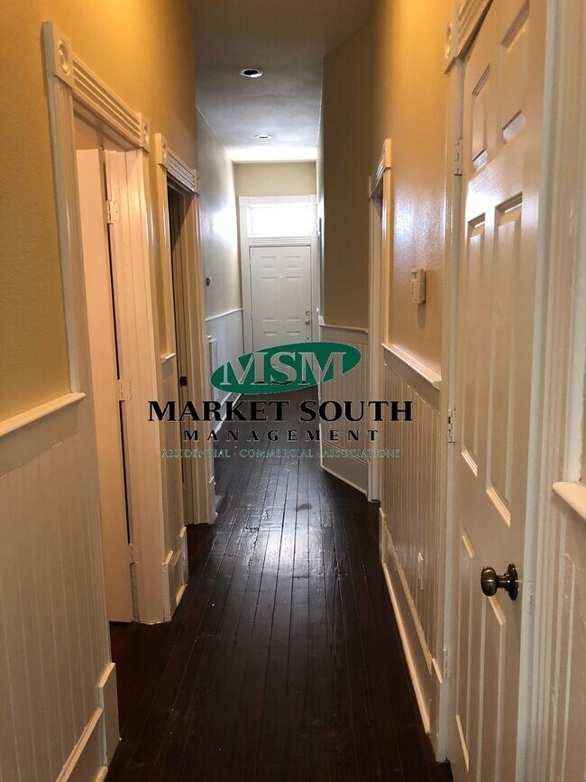 Building Photo - Downtown/SCAD RENTAL