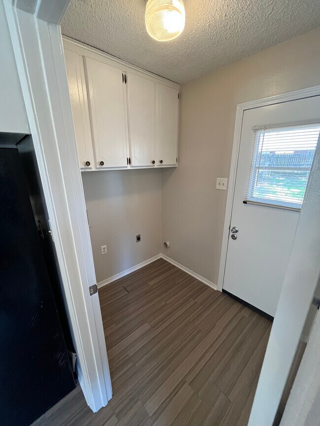 Building Photo - 13483 Rhudy Dr