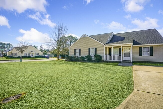 Building Photo - 3418 Pear Tree Court Unit B