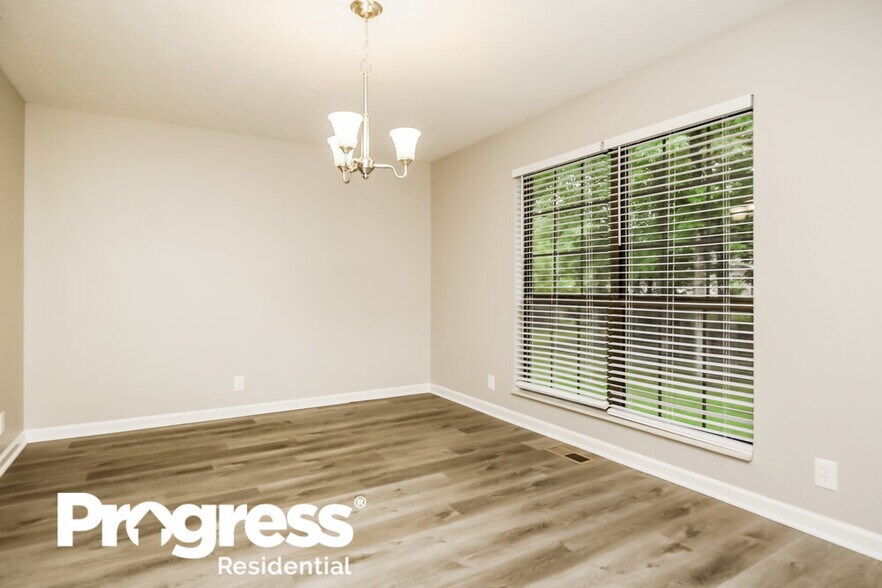 Building Photo - 1316 Ravenna Ct S