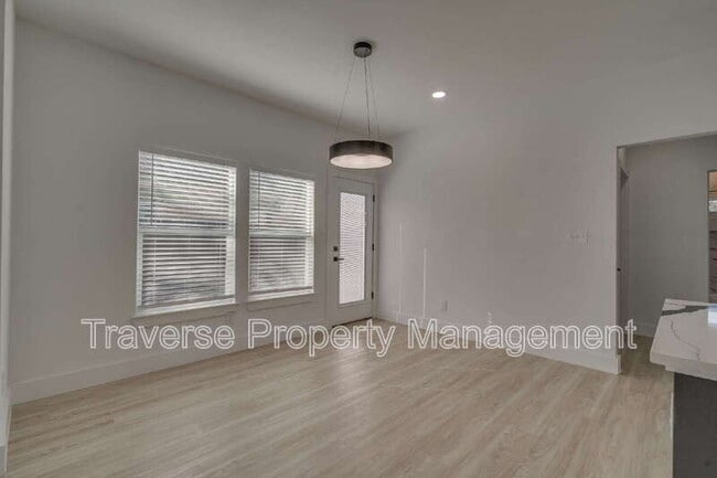 Building Photo - 3707 Penelope St