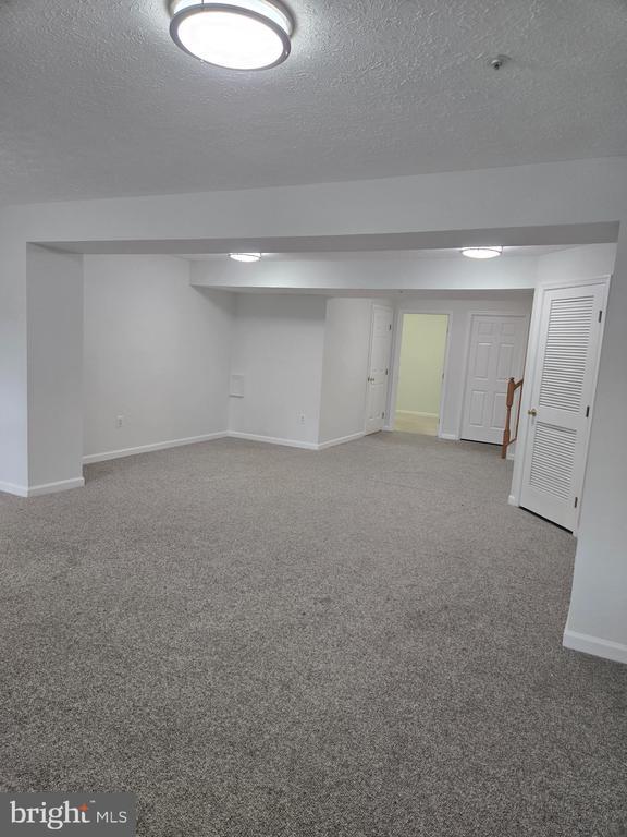 Building Photo - 6632 Granville Ct