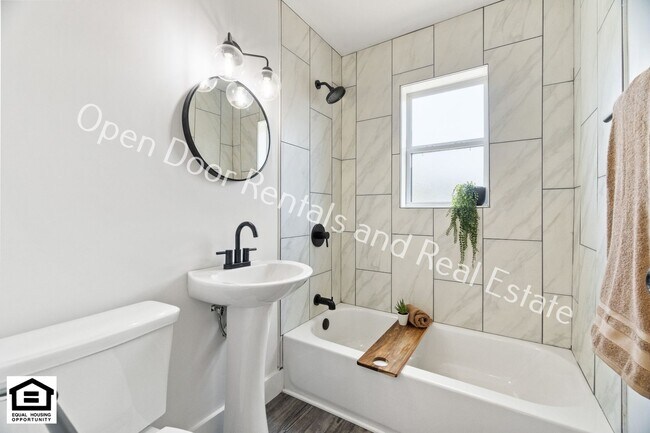 Building Photo - 1823 Griswold Dr