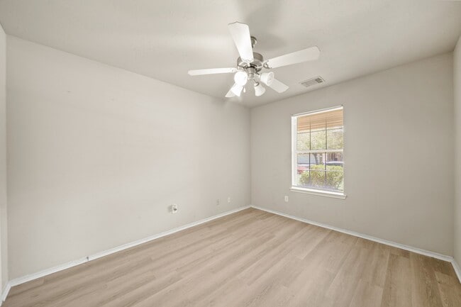 Building Photo - 2134 Vermillion Oak St