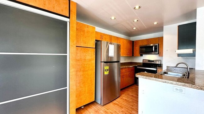 Building Photo - 239 Mananai Pl