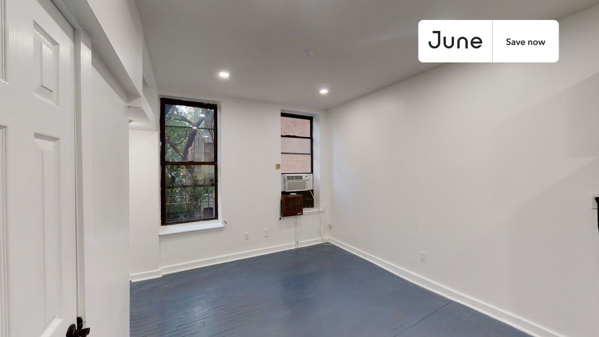 Building Photo - 324 1/2 East 8 Street