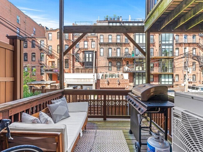 Building Photo - 19 Greenwich Pk