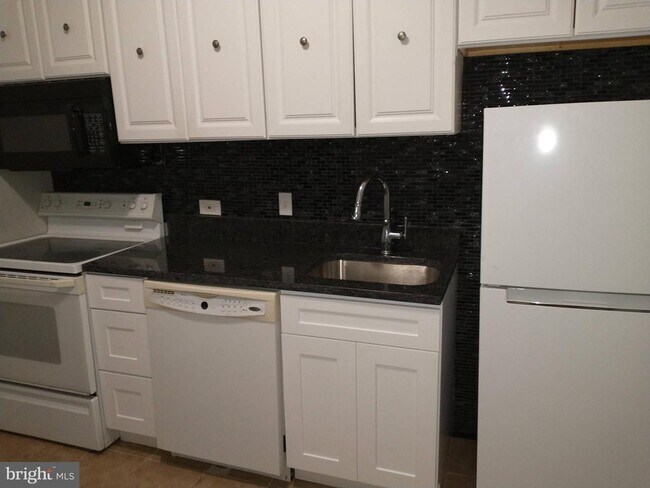 Building Photo - 6515 Germantown Ave