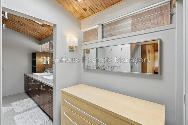 Building Photo - 1541 Garrison Pl