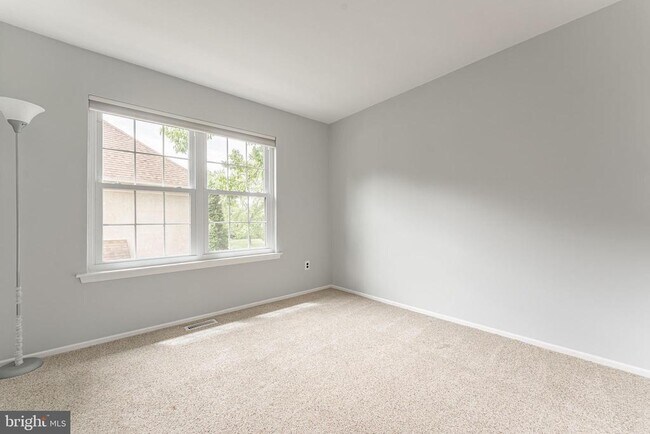 Building Photo - 11 Chateau Cir