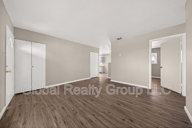 Building Photo - 301 Deborah Dr