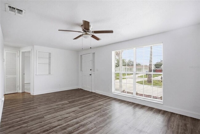 Building Photo - 3301 Rosefield Dr