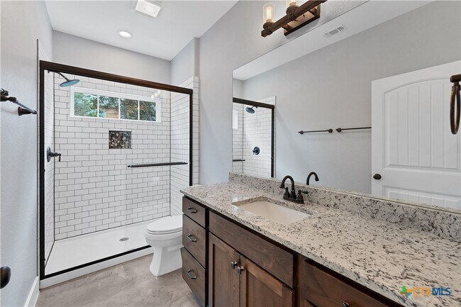Building Photo - 1355 Estate Dr
