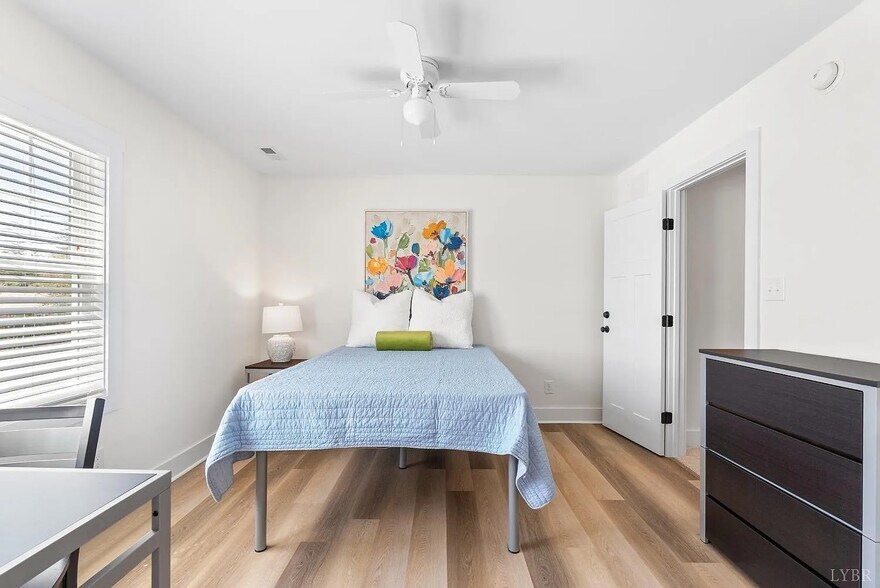 Building Photo - 1600 Wards Ferry Rd