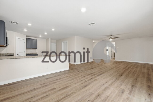 Building Photo - Amazing home in wonderful Ghost Hollow Ranch