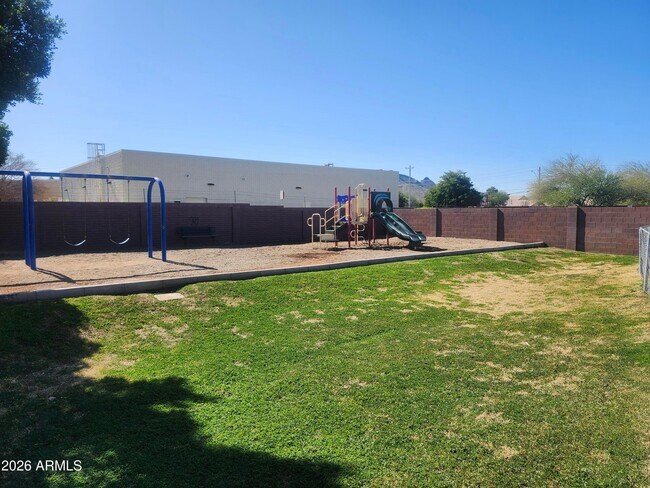 Building Photo - 16602 N 25th St