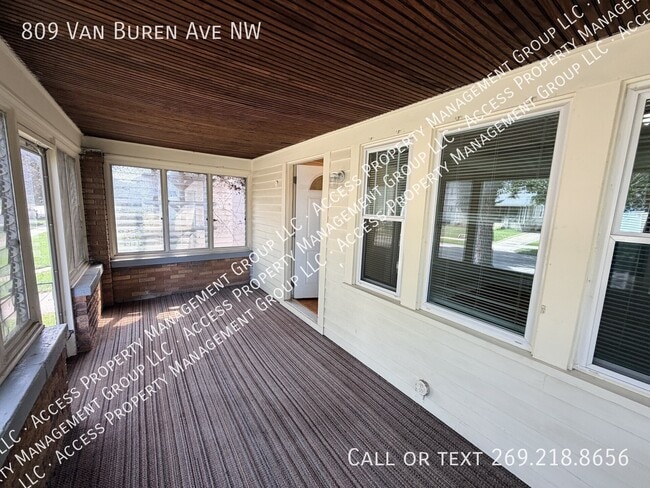 Building Photo - 809 Van Buren Ave NW