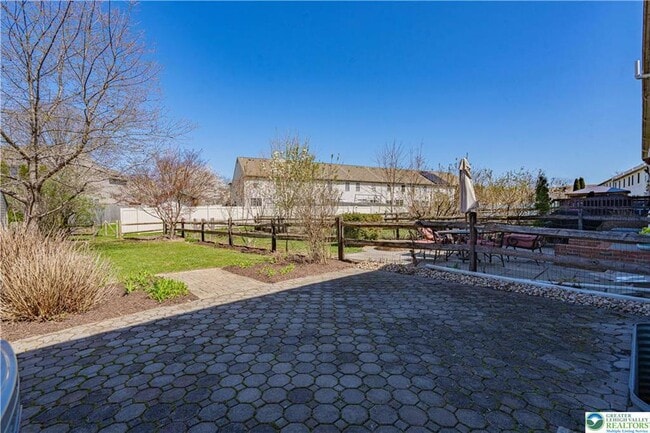 Building Photo - 1753 Pinewind Dr
