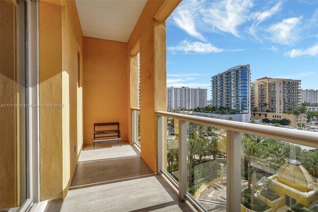 Building Photo - 17749 Collins Ave
