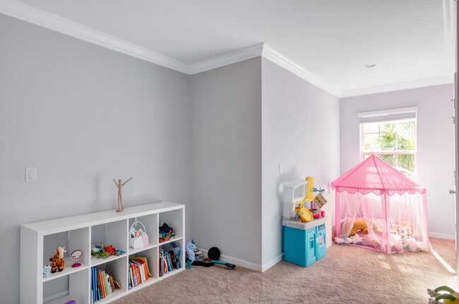 Building Photo - 10424 Red Carpet Ct