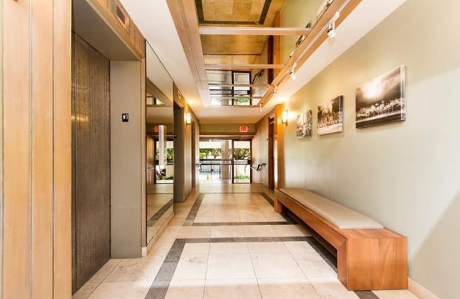 Lobby - 2600 Pualani Way