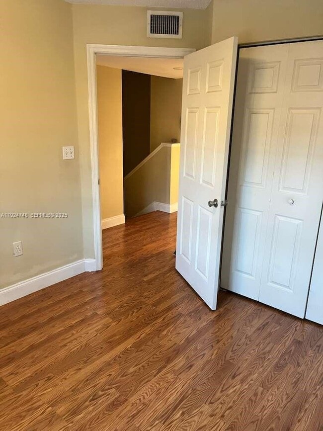 Building Photo - 2891 NE 185th St