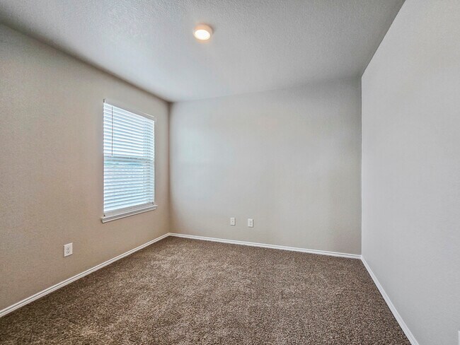 Building Photo - 12320 Walden Wood Dr