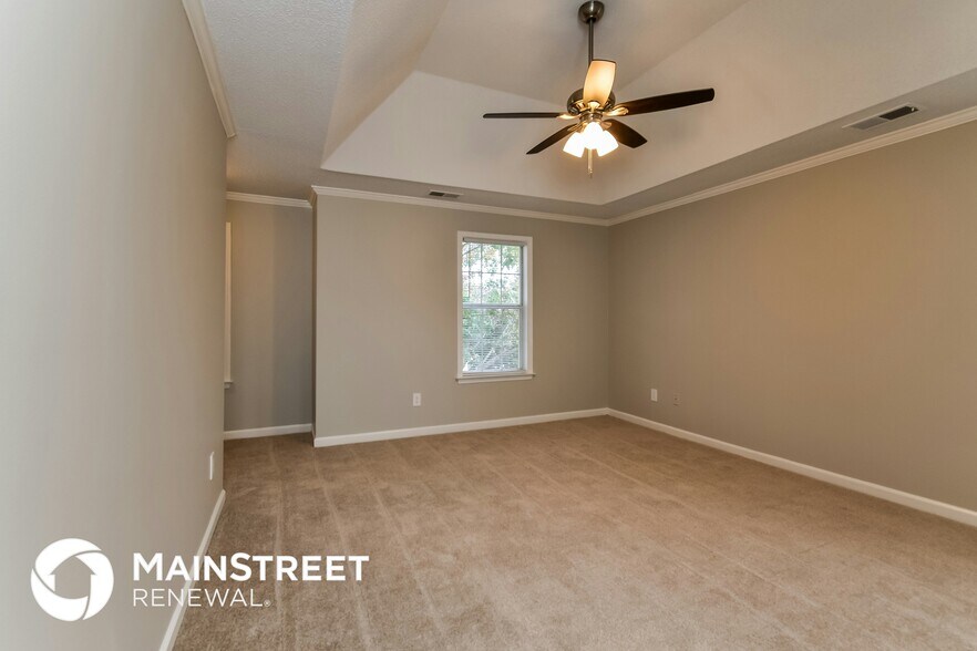 Building Photo - 4960 Grand Pines Dr