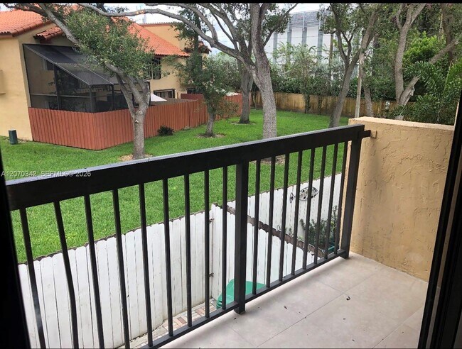 Building Photo - 10093 SW 77th Ct