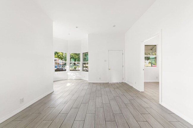 Building Photo - 1510 E Cesar E Chavez Ave