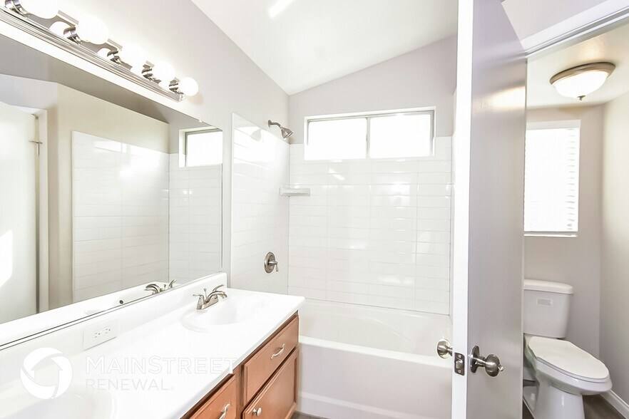 Building Photo - 4013 N Compass Rose Way