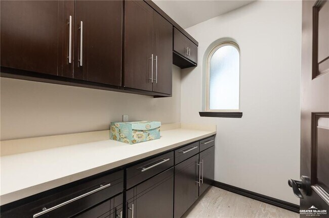 Building Photo - 13 Grambling Ave