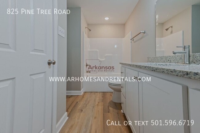 Building Photo - 825 Pine Tree Rd