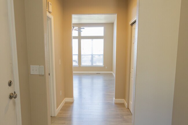 Building Photo - 8179 Meadowcrest Dr