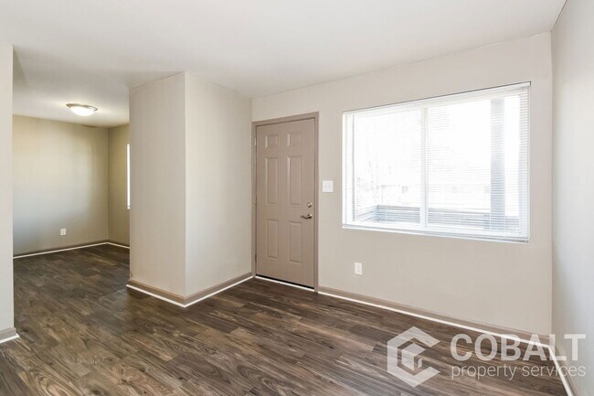 Building Photo - 2124 Park Terrace