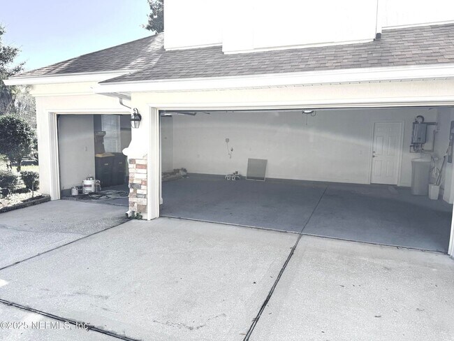 Building Photo - 9902 Windwater Ct