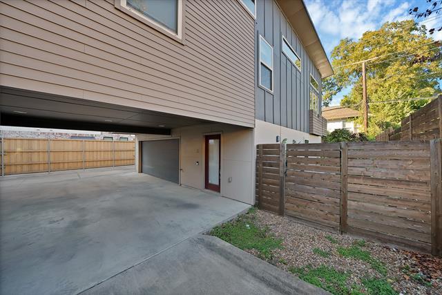 Building Photo - 5841 Oram St