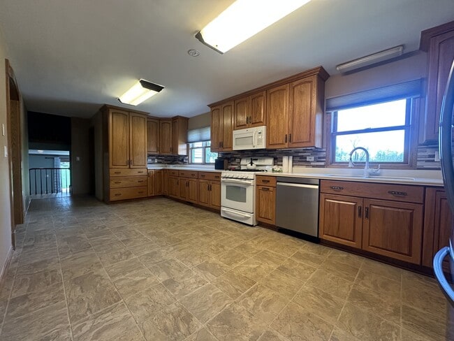 Building Photo - 8 G.K. Ln