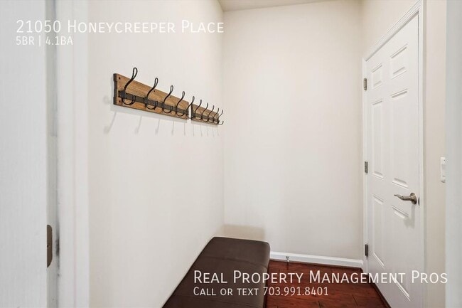 Building Photo - 21050 Honeycreeper Pl