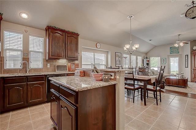 Building Photo - 5009 Holliday Dr