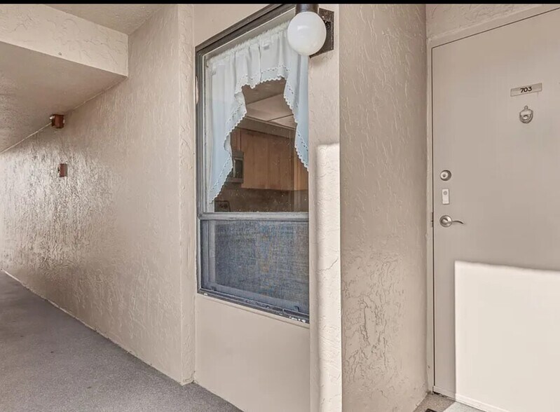 Building Photo - 2618 Cove Cay Dr