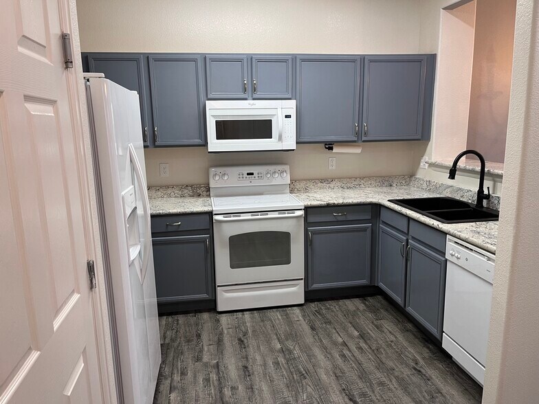 Building Photo - 1888 Reilly Grv