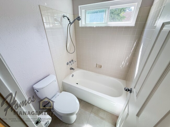 Building Photo - Homes Management - Escondido Home