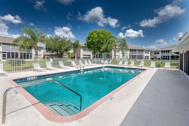 Building Photo - PRICE DROP!! UNFURNISHED ANNUAL RENTAL. CL...