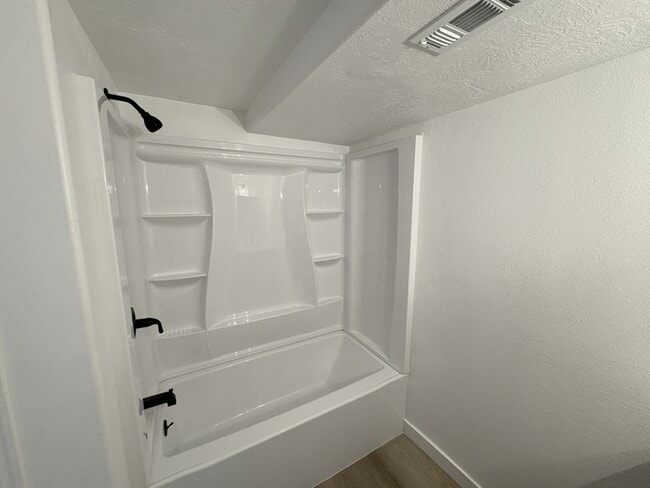 Building Photo - 7898 Tinamous Rd