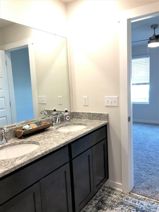 Building Photo - 403 Falls Pointe