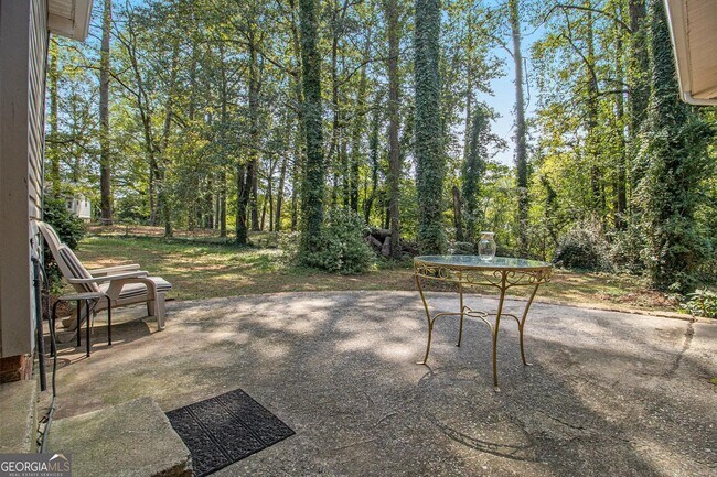 Building Photo - 127 Ruzelle Dr SE