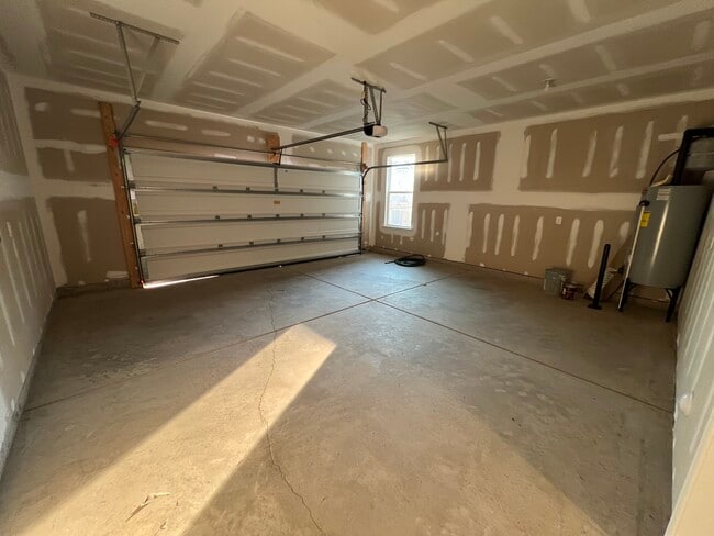 Building Photo - 375 Chesapeake Cmns St