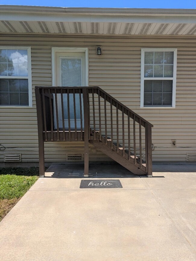 Building Photo - 530 Highlandville Rd