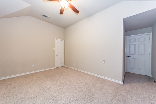 Building Photo - 716 Sugar Valley Rd